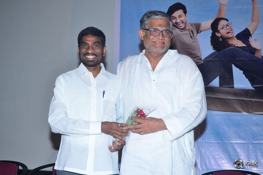 Ami-Thumi-Movie-Pre-Release-Function